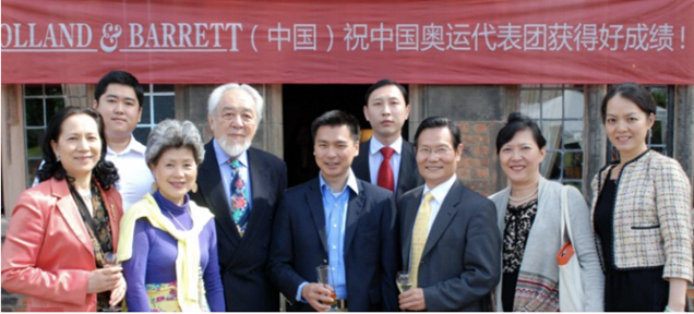 Figure 12: Lord Wei (韦鸣恩) (Centre); Dr Shan Sheng (单声博士) (Left of Lord Wei), President of the UK Promotion of China Re-Unification Society (全英华人华侨中国统一促进会)